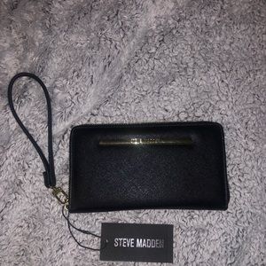 NWT Black Steve Madden Wristlet Wallet